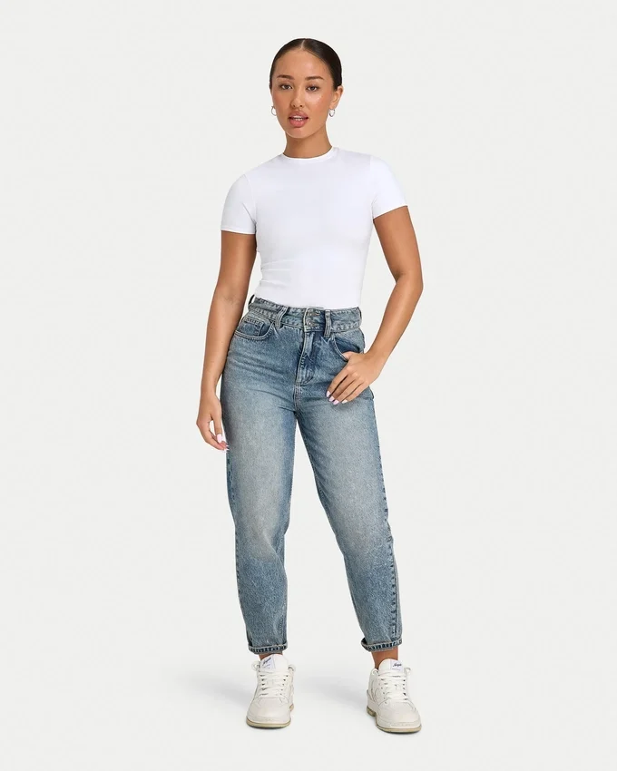 Womens mom jean – mid wash Womens mom jean – mid wash
