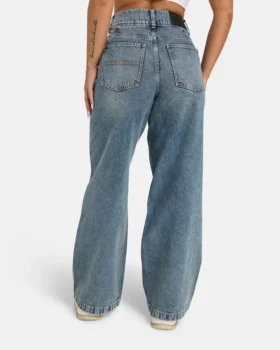 Womens wide leg denim jean – mid wash