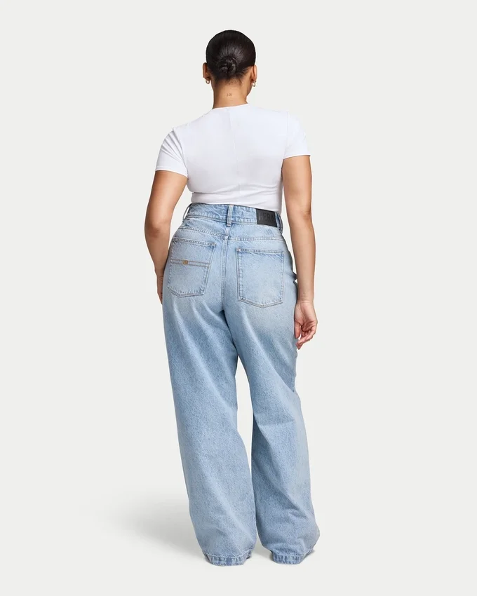 Womens wide leg jean – light blue Womens wide leg jean – light blue