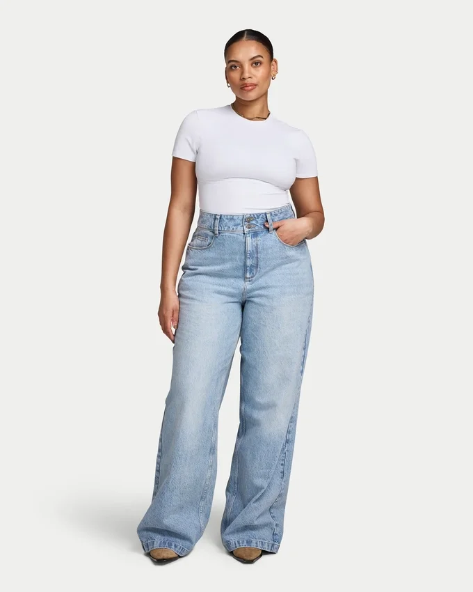 Womens wide leg jean – light blue Womens wide leg jean – light blue