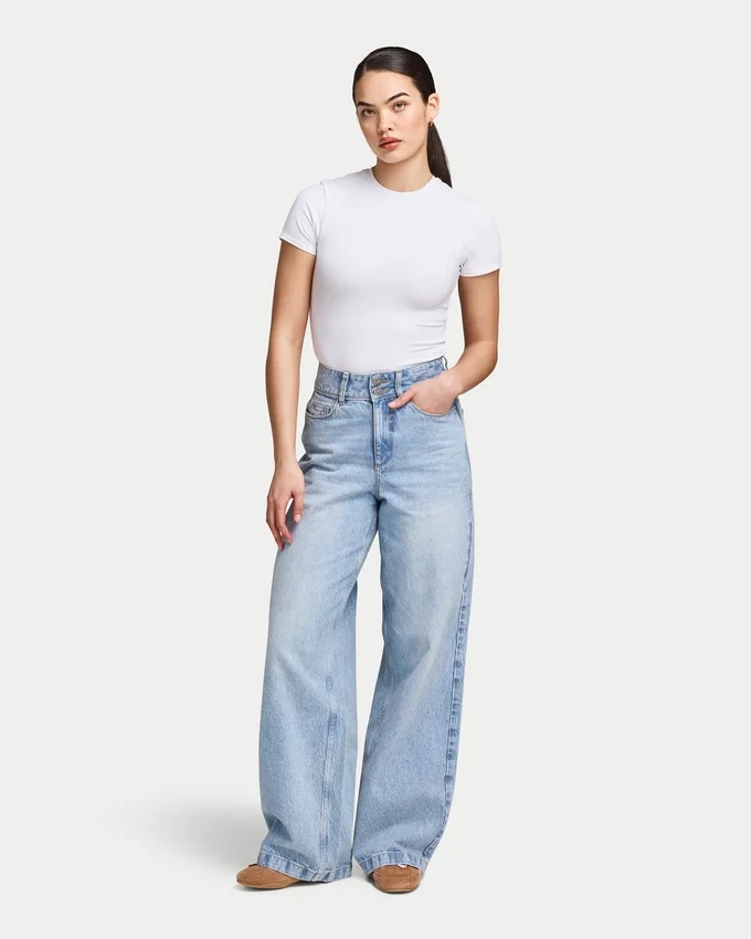 Womens wide leg jean – light blue Womens wide leg jean – light blue